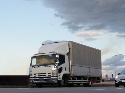 長距離トラックの年間走行距離は？